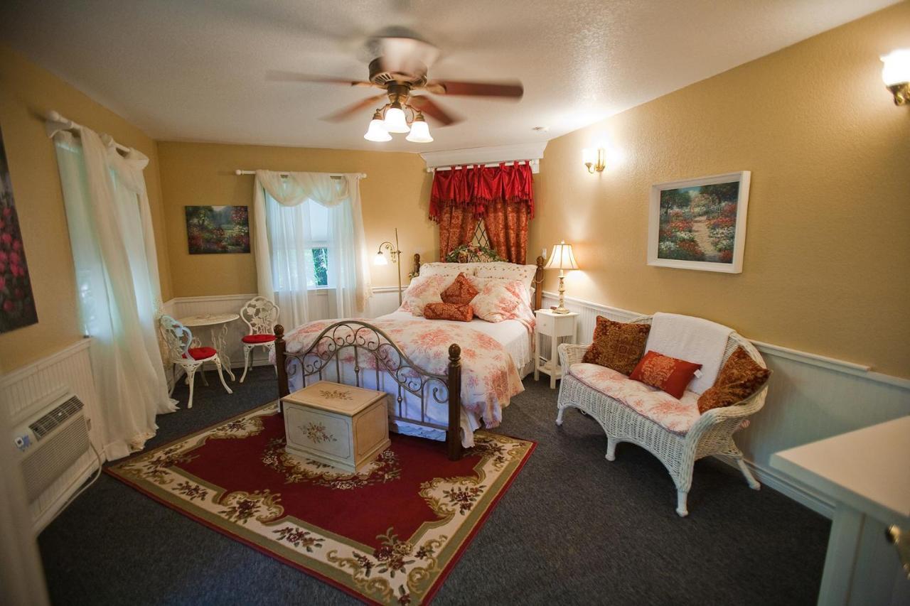 Bed And Breakfast On White Rock Creek Waco Exterior foto